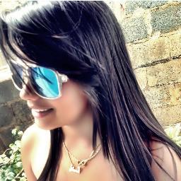 Nao me descrevo em palavras, porque palavras se limitam, e eu nao me limito aliás, falo demais *-* ... By : @Ingridymagalha1