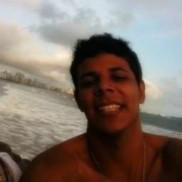 Mas todos vivemos dias incríveis. Que não passam de ilusão. Todos vivemos dias difíceis. Mas nada disso é em vão.