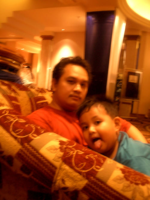 Dengan Twitter aku dapat buat duit, tak caya tengok video ni! http://t.co/DAdiha9H9t
