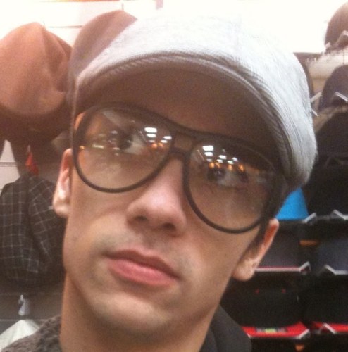 Elementary Ed minor in Physical Education and Convocate in April 2013! I work at the Apple Store and like tweeting some good laughs. Follow me for those laughs!