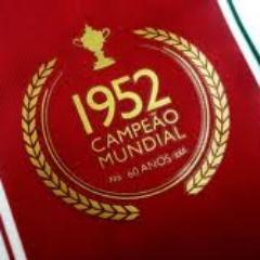 Há mais de 60 anos uma paixão chamada Fluminense me domina.  Eu sou tricolor.