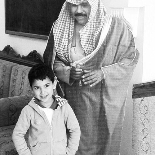 لا تروني بعيـن أطباعكـم ! فأنا لا أجيد لبس الأقنعـة . لا أجيد المجاملة ولذا أصدقائي قِلّة .