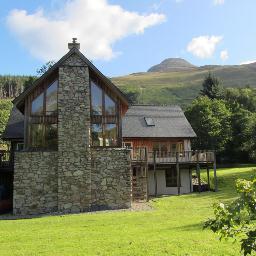 We provide a luxurious Bed & Breakfast experience at our lodge situated in Glencoe which undoubtedly is the most beautiful part of the Scottish Highlands