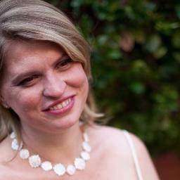 Amy Saunders, Esq. is an experienced family lawyer, power-lifter, and mother of three.