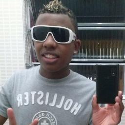 Diretamente Dos Sambas e Pagodes , Quer me conheceee Vem Quue Temm , Hj Tem Einn ! hehehe '