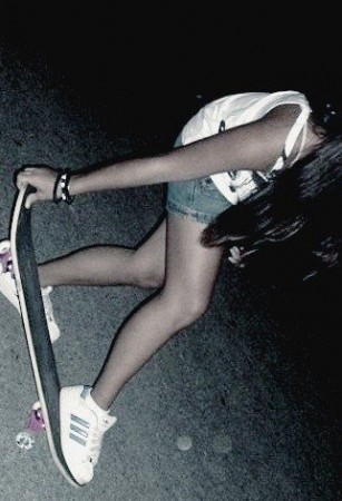 Gosto de cantar , dançar e principalmente Andar de Skate !!