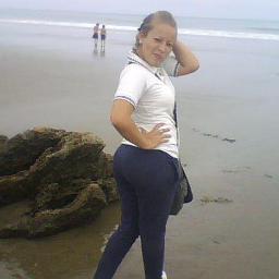 alegre divertida  amiguera humilde y sencilla soy unica y busco trabajo :)