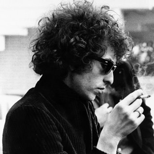 Avid Bob Dylan and vinyl fanatic! Expect song lyrics, quotes, news and info on the man himself. Plus blog and YouTube posts.