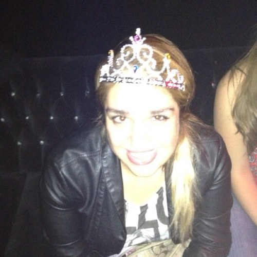 yazminhevia's profile picture. 