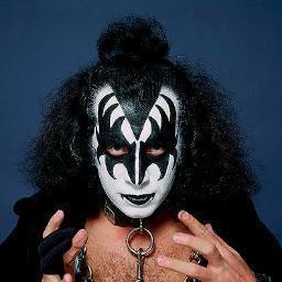 «Il rock è trovare chi sei,è catturare l'attenzione della gente.» [Gene Simmons 25/8/49 ~ KIϟϟ] @xYeahBassx la mia migliore amica..la mia vita..