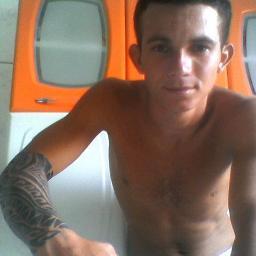 isclaki's profile picture. 