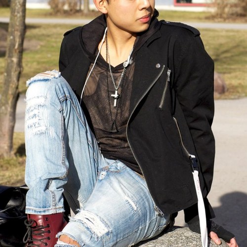 25. Stockholm. Menswear blogger.