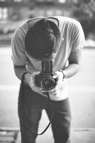 17' Hipster Boy.' Amante de tres.' ¿Creido? Solo digo la verdad. ¿Invisible? Para nada. Digo lo que pienso sin temor a lo que piensen.