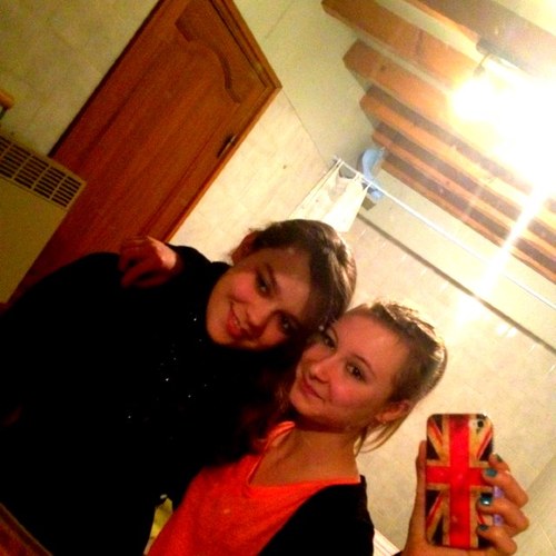 vi & jo ,Apprendre que sexy ne veut pas dire pute et que rigoler ne veut pas dire gamine ! 