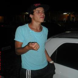 Eu amooo mtooo esse muleke aki :3 Pooor; @Meniina_Booba