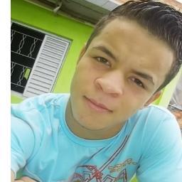 Felliz ; Ousado && Mulherengo ' ;  Sincero , Ciumento , Extrovertido ; Apenas mais um que pode ou não fazer a diferença na vida de uma garota. .