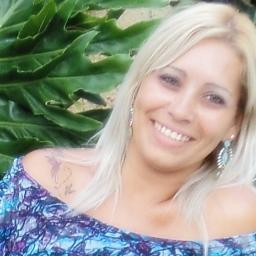Uma pessoa muito especial e verdadeiramente apaixonada pela vida, capaz de enxergar as coisas boas do mundo.Que procura ser feliz  comprometida com a realidade.