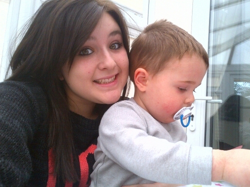 mLaura89330029's profile picture. my name Laura I live at home with mum ken Robyn scrappy cats I go college Monday Thursday I love Darren and my family and friends music tablet