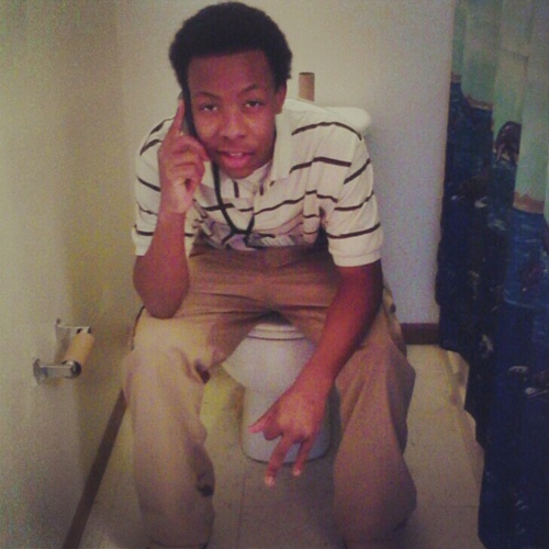 IM YOUNG N GUCCI #CEO RACKS BUT FOLLOW ME ILL FOLLOW BACK