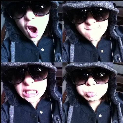 Its Fx-amber fansite's twitter :Asmoon
_ Hi' Wasppp:;))
Welcome