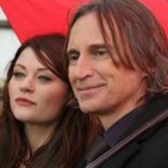 MrGold_LB's profile picture. Soy el Oscuro, pero gracias a Belle, estoy cambiando para ser una mejor persona. Ahora lo único que quiero es tener la familia que ansio.