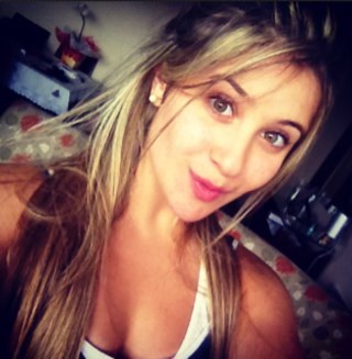 Geminiana, carinhosa, ciumenta, curiosa e louca!! rsrs prazer ;)