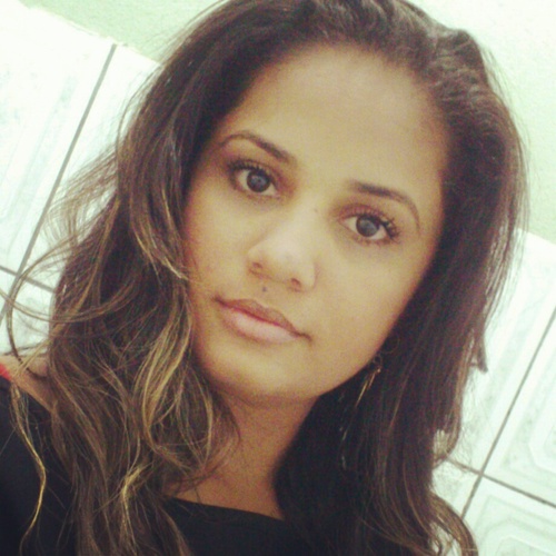 Filha do Rei Jesus.25 anos.Jornalista.Apaixonada pela vida,pela família e pelos amigos!