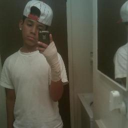 yo i am a boy belieber i come here to support justin not to support the rest of ya'll chumps