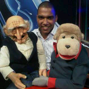Team de liondy ozoria ventrilocuo  de Republica dominicana su facebook ---  http://t.co/moFRShYn hommy campusano contrataciones :) #teamLiondy on