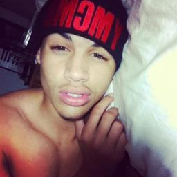 Lightskinned and humble. I tweet how i feel. Basketball over everything. Follow up