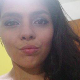Capricorniana, 17 anos, alegre, extrovertida, CIUMENTA, nunca ta de mal humor, o meu lema é OUSADIA E ALEGRIA! *------*