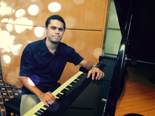 Músico Free-lance, Produce Contato: 91089764  Deus é fiel