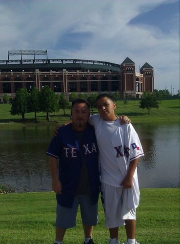 Thehotmexican43's profile picture. 