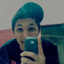 Só por que eu vou pra noite , chego em casa com o sól sou presença no pagode nao largo o meu futebol . HAHA FUT+MUIÉ= alegria...