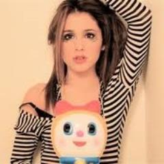 Im @CutieKitCat 's backup for when I have Tweet Limit! Im the smiley girl you wish to see next store:) #Bi #Single