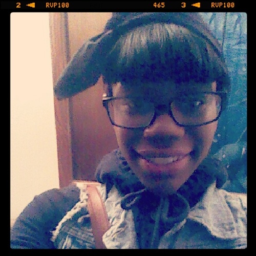 Trust No NIgga;Fear No Bytch ,,, Tryna get mi own nt dependin on nobody 4 shyt . Road2Riches Bytchessss !!