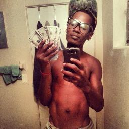 DemoDaDonBandit's profile picture. I make music, and i skate for deem Poorstar niggaz!!!