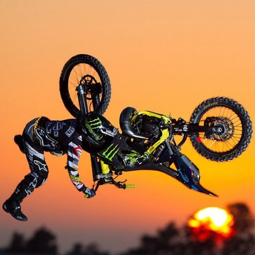 Love to ride dirtbikes