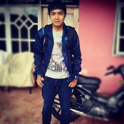 Silahkan FOLLOW official twitter @piiaannk !!!