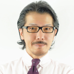 原宿、青山界隈の美容室で修行後、京都に帰郷し独立。趣味が高じWebの企画や制作など手がける。そろそろ良い歳になって来たので、非力ながら美容業界に恩返しができるようWebサービスに奮闘中。よろしくおねがいします！