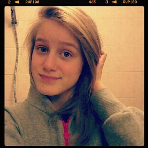 cross my eyes with yours the best thing in my life !! *-*