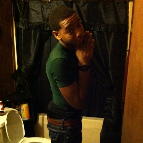 i like 2 have fun get along wit ppl & cant kept a girl without others comin 4 me #TEAMFLY #TEAMBOOSIE #TEAMSWAGGGGGGGGGG #TEAMSAINTS