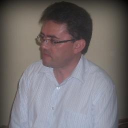 Músico, compositor e líder do Ministério Refúgio dos Adoradores - Uma Casa de Oração, Adoração e Capacitação. Casado com Ivani Silva.