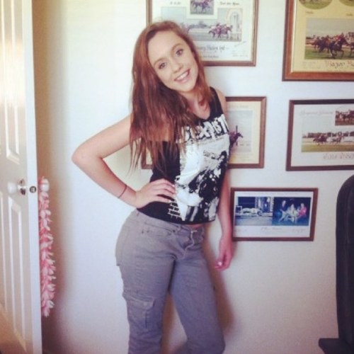 Belieber, Directioner and Janoskianator. I follow back, just ask :)