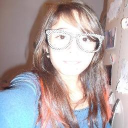 Yasmin Valentim,12 anos,fã,engraçada .... Sou fã de Carrossel e não tenho vergonha disso,amo o Lucas Santos quem quiser segue meu FC @Lucasmylifes2 bjbj :*