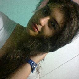 Sou uma menina de muitas qualidades calma,mais com o sangue fervendo na veia.
 Adoro ter amigos.
