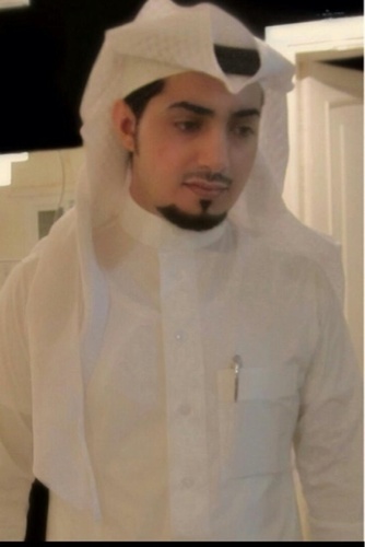 ما أجمل أن تكسب أشخاصًا لا‌ يجيدون التصنّع 'ولا‌ يتلا‌عبون بالأ‌قنعه قد تغيب فجأة عن أعينهم لكن لا‌ تغيب عن قلوبهم أبدًا ♡