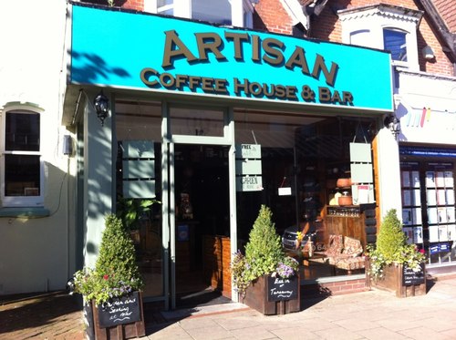 Independent coffee shop & wine bar situated in the heart of Eastleigh. We offer hot drinks & light snacks by day, and wines and an evening menu by night!