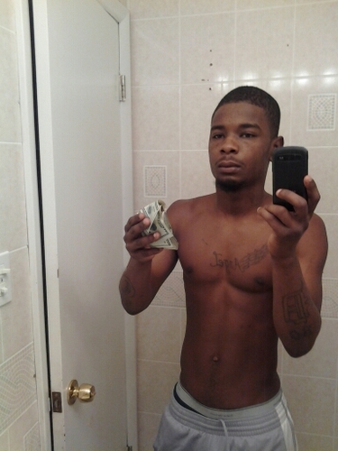 Whats Popping Twitter this Ya Mans Baggz Follow Me Ill Lead You To The Money...Calvert Street D.c Boyz Ent C Side Ent Block Work Mafia  R.I.P Snoop Free Max B