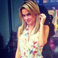 Sabe como é bom ser feliz, e viver cada momento, de um momento a se aceitar. e viver aquilo que vc me ensinou. Since:16/01/13